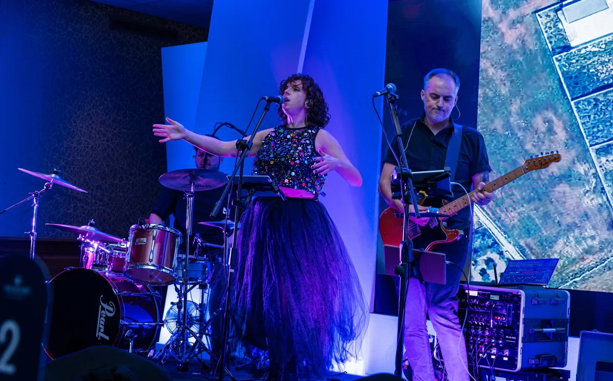 Event photograph Pic (18).png